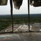 Berlin - Teufelsberg - Graffiti - Barcode auf Hausdach