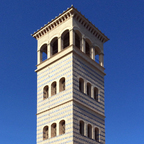 Glockenturm der Heilandskirche am Port von Sacrow bei Potsdam